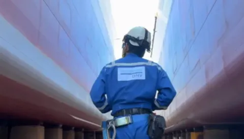 Newbuilding classification ((新造船船級サービス)